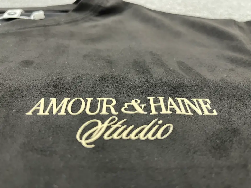High-density print detail and raised edge definition